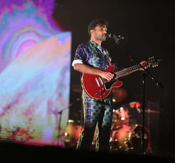 Live Guitarist & LED Stage Production